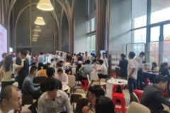 楼市新政后楼盘再现人山人海,楼盘热销，再现人山人海抢购盛况”